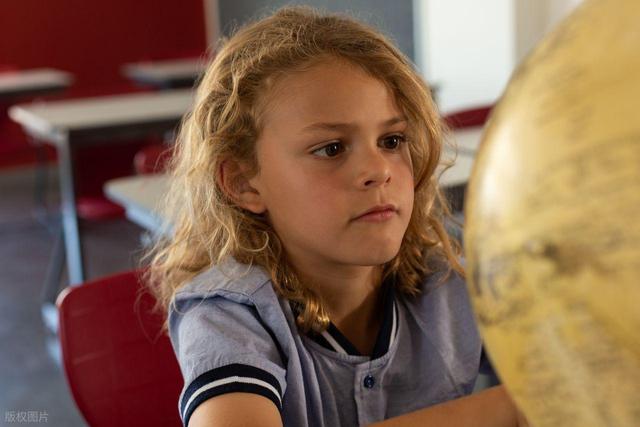 心理学著名的罗森塔尔效应，家长和老师想毁掉一个孩子	，太容易了