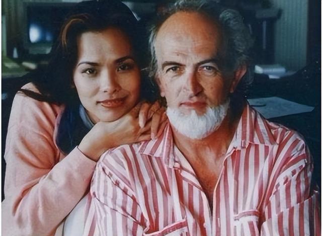 62岁韦唯现状：脊柱断裂已恢复，前夫已死，3个混血儿子回国相伴