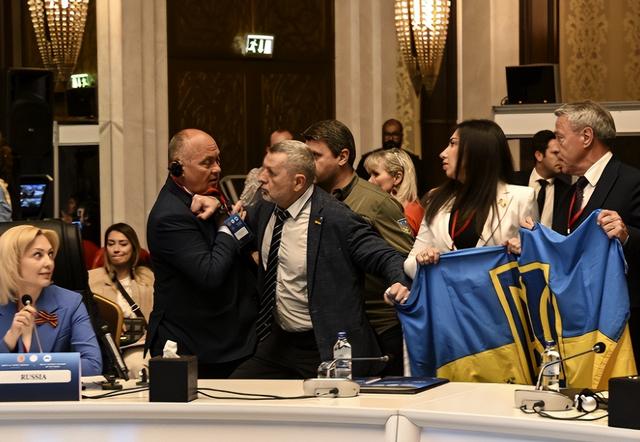 不到24小时，泽连斯基或告别总统府，乌克兰接班人名单基本锁定