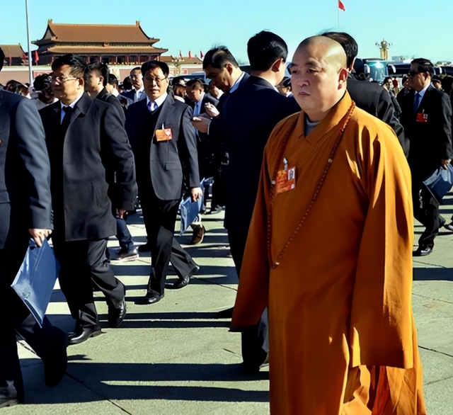 曝释永信被带走调查，少林寺回应模糊，曾被举报在国外有上亿豪宅