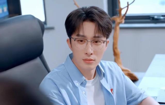 脸没恢复就别出来拍短剧，顶着膨化脸、大刀双眼皮，太让人出戏了