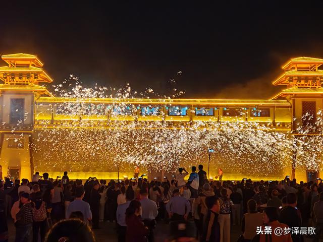 铁火映山河 中俄共华章 云梦国庆夜空中绽放文明对话