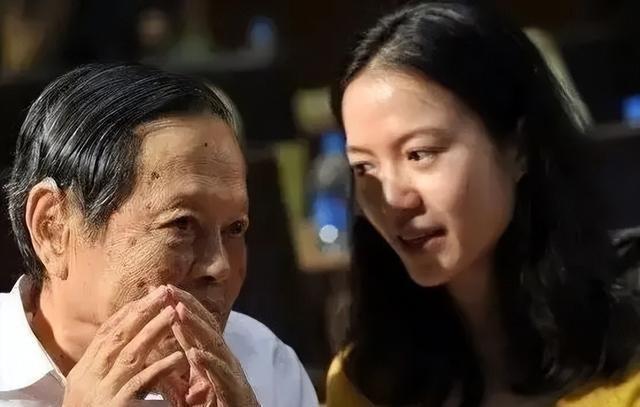 杨振宁离世2天，令人担心的事情出现了，原来翁帆一个字都没说错
