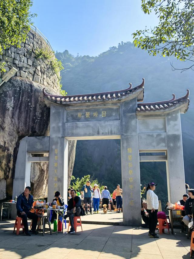 福州小众经典徒步地，山顶藏有云端彩虹步行道，拍照打卡不输鼓山