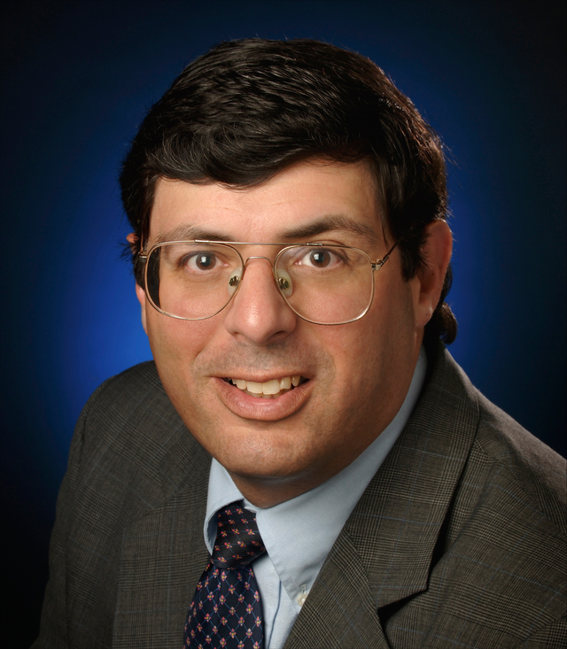 中美卫星对比：美国精度仅0.1米，250公里外能看清车牌，中国呢