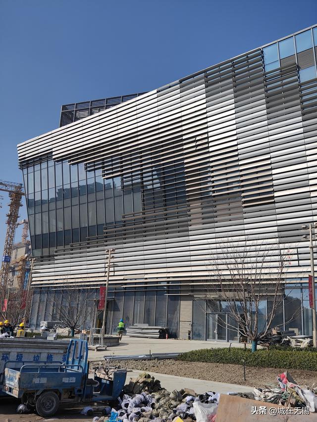 赶工热火朝天的无锡太湖湾音乐厅