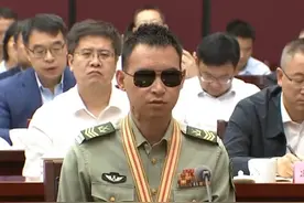 杜富国5个月内连升2级军衔，兵龄仅12年，只差最后一步就荣升兵王图片