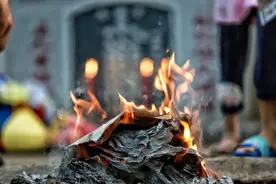 清明节几点扫墓最好，买几只花？清明节扫墓的十大禁忌图片