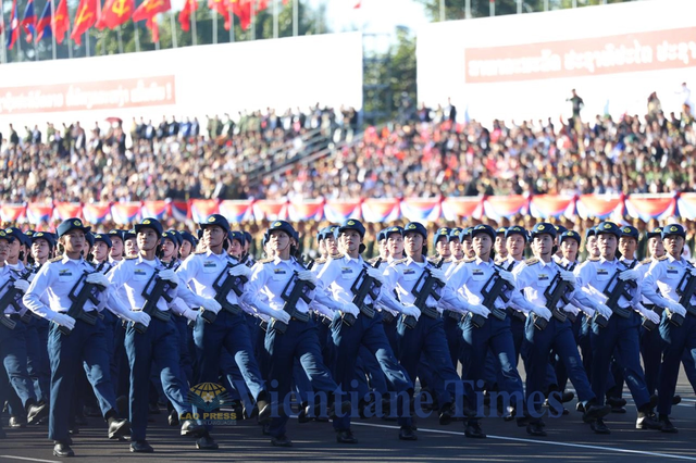 老挝上万大军集结边境？泰柬激战正酣，“突然下场”准备帮谁？