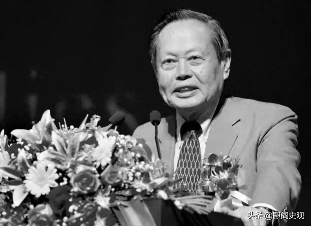 49岁无儿无女的翁帆，以后的生活早被杨振宁安排好了