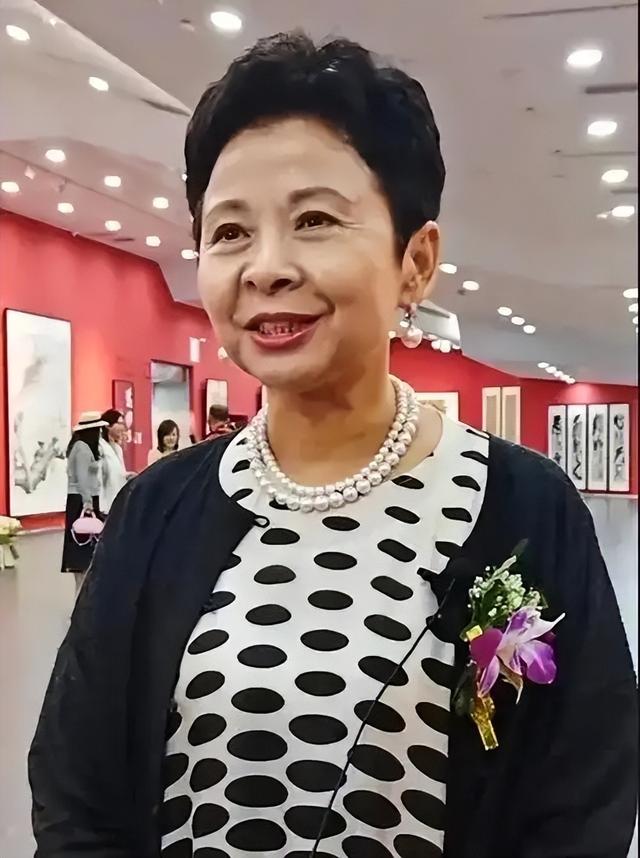 63岁董文华不再沉默，揭露当年被“封杀”原因，原来我们错怪她了