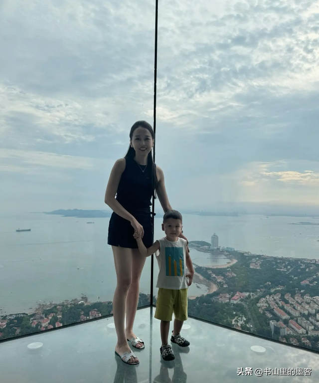保时捷女销冠后续：过往朋友圈曝光，丈夫职业流出，真不简单