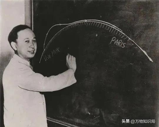 1960年，钱学森夫妇与郭永怀一家颐和园留影，两位夫人都才貌俱全