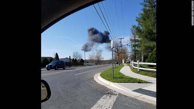 美军又摔机了，F16坠毁，飞行员弹射逃生	，摔机赛道美印争霸