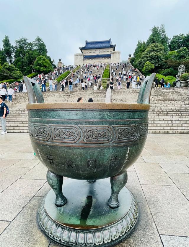 我是广州人，刚从江苏南京回来，实在忍不住想说：对南京五点印象