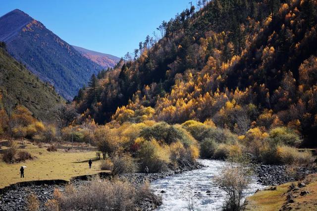 如果有时间，走一次川西顶级路线，1次深度体验胜过10次旅游！
