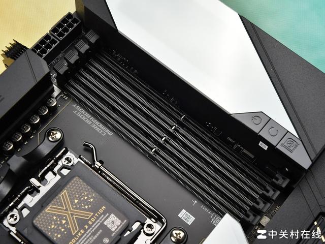 十周年典藏作品 微星MEG X870E GODLIKE X EDITION超神主板评测