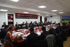 【聚焦两会】州人大代表分组审议《政府工作报告》等三个报告图片