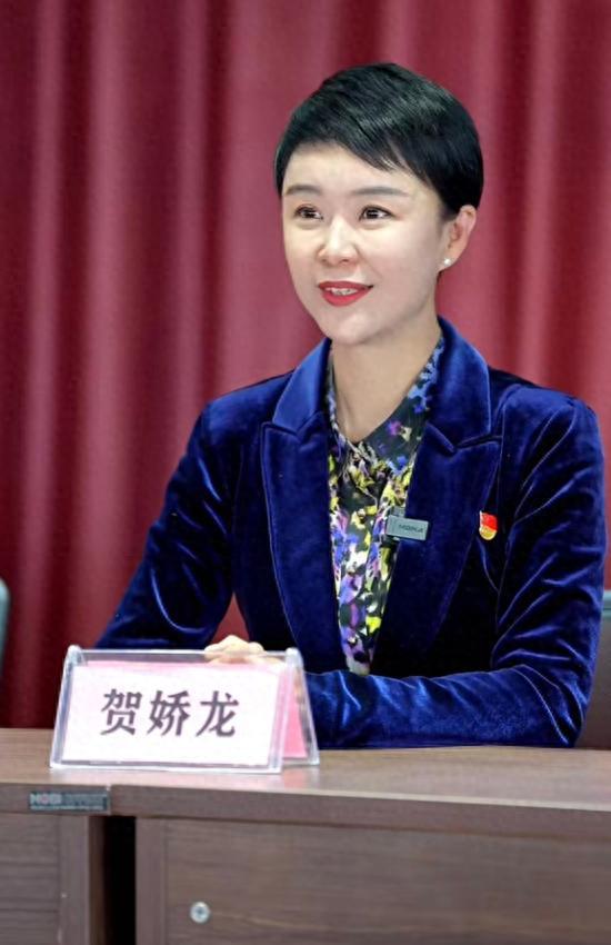 47岁贺娇龙去世！同学曝抢救过程	，网友提醒成真，此前疑早有征兆