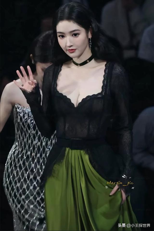 王玉雯是真不拿咱当外人!大大方方展示好身材