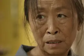“丑娘”张少华：一生住在40平的房子，年轻时作恶年老后悔不已图片