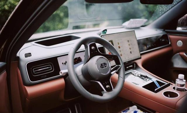 问界智能驾驶技术升级_问界M9豪华SUV交付量_问界