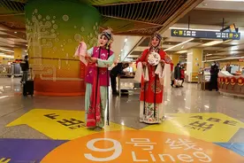 临潼区地铁巡游互动迎新春图片