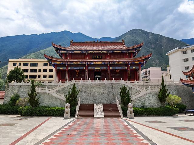 四川旅游：三游人间仙境九寨沟（图）