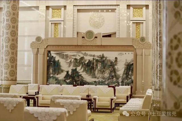 为什么来北京旅游大家都建议参观人民大会堂？