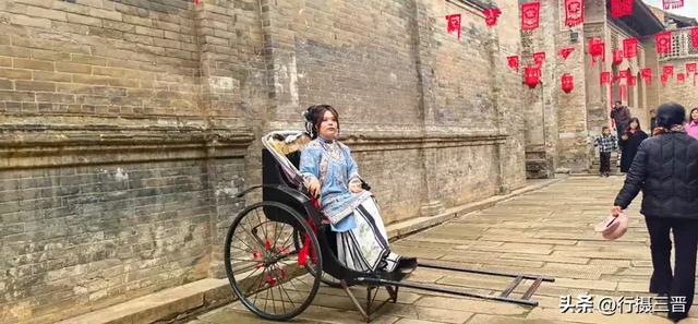 汉服古韵迎佳节 别样三八绽芳华——万荣李家大院妇女节人气火爆