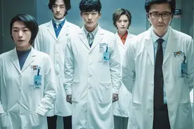 冲着张晚意看《非凡医者》，结果被49岁打酱油的他搞破防了图片