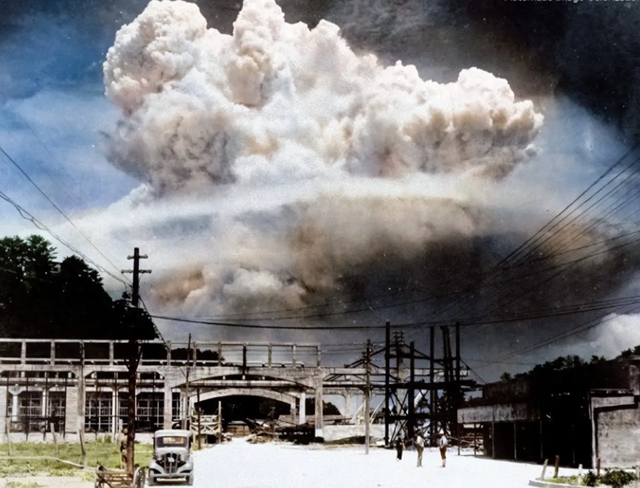 特朗普示意后	，高市不装了：日本必须拥核，话语刚落，金正恩现身