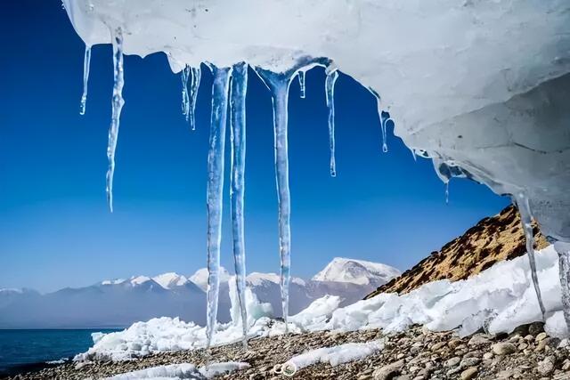 西藏冬日的冰湖仙境，堪比贝加尔湖！