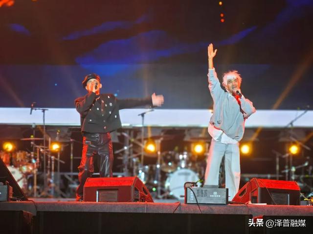 金湖杨间听金曲,泽普开启文旅融合旅游新体验