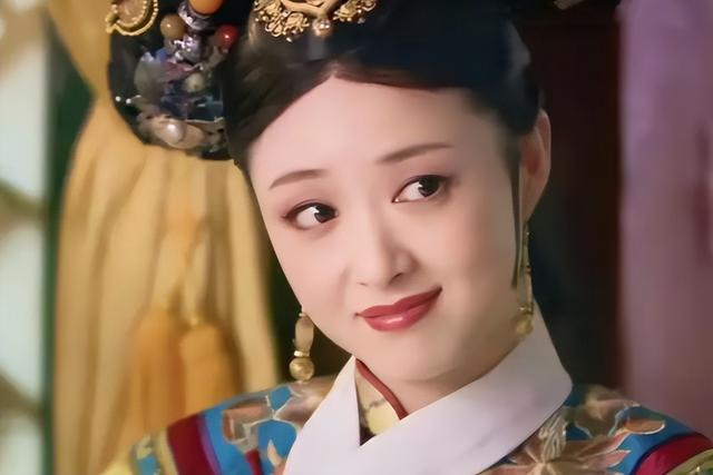 和蒋欣相恋多年，他转身娶了小4岁娇妻，如今妻子和他红透半边天