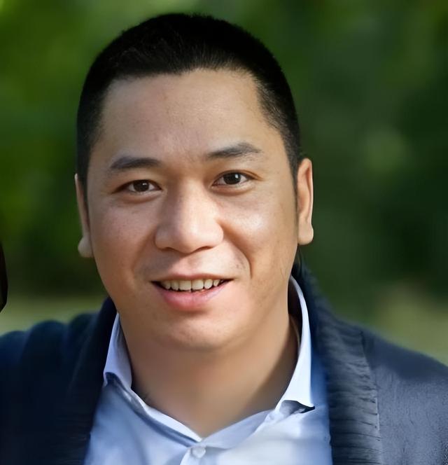 49岁赵薇现状：被圈内封杀只是冰山一角，如今1590万资产再遭冻结