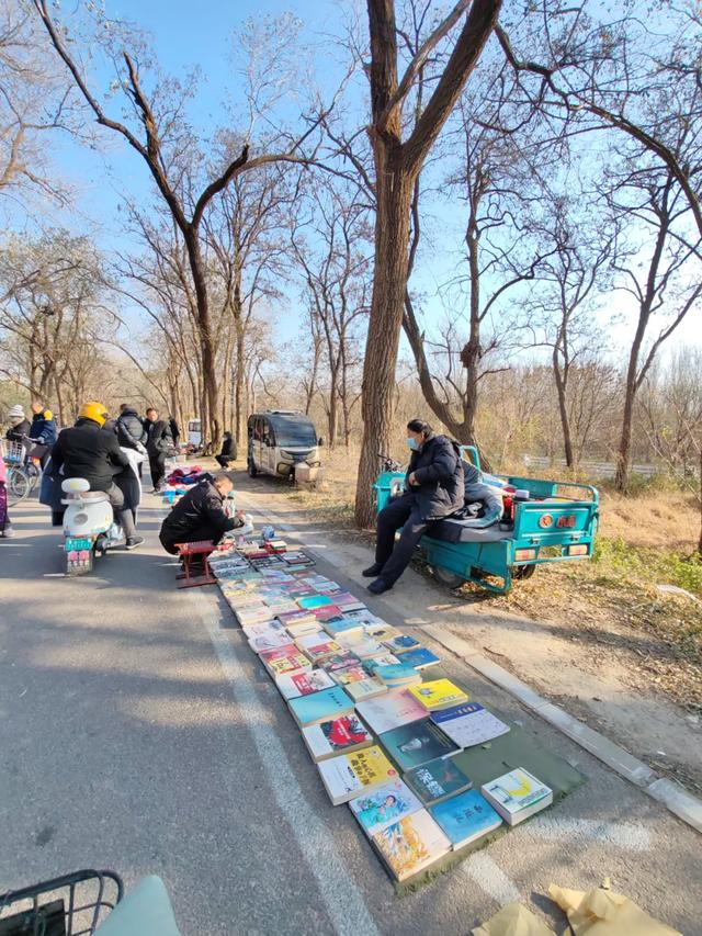 记录德州：岔河河堤上的大集，人山人海，异常热闹