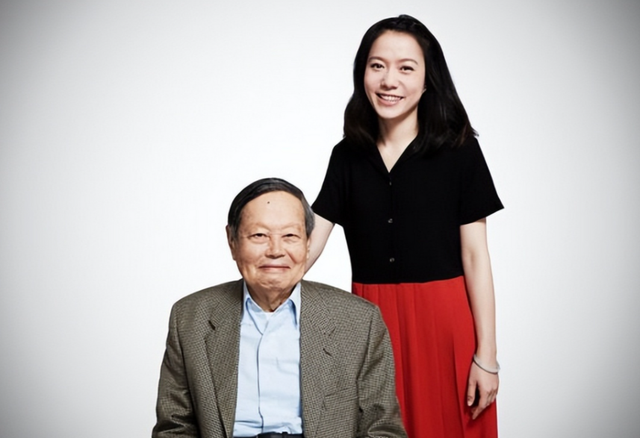 杨振宁妻子翁帆自白：为了丈夫的身体，我16年来都是早睡早起