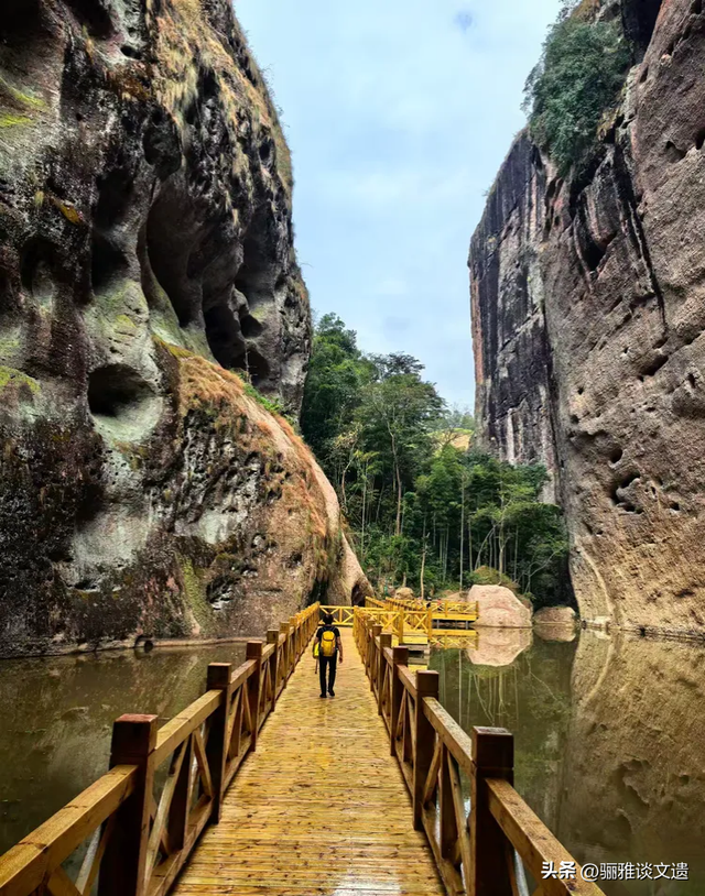 亿万年雕琢的红色奇观，中国八大世界遗产丹霞地貌，应该怎么游？