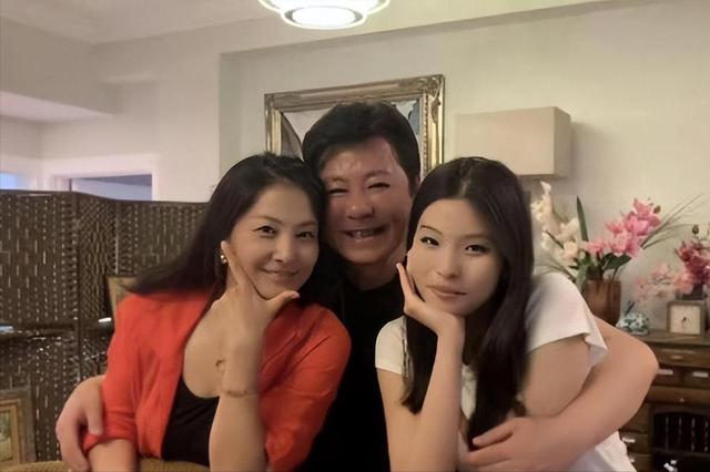 中国赚钱美国花？老戏骨祖孙3代在美奢华享乐过上“人上人	”生活