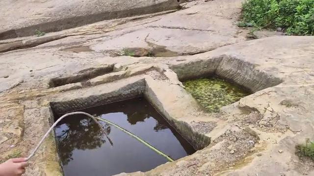 重庆北碚有座龙头山，山上有座400多年的明代老庙，叫“观音堂”