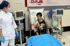 老人被蜈蚣咬伤呼吸困难 警车一路疾驰护送就医图片