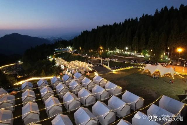 华蓥山旅游区“清凉+暖心”引客来数万游客乐享22℃盛夏