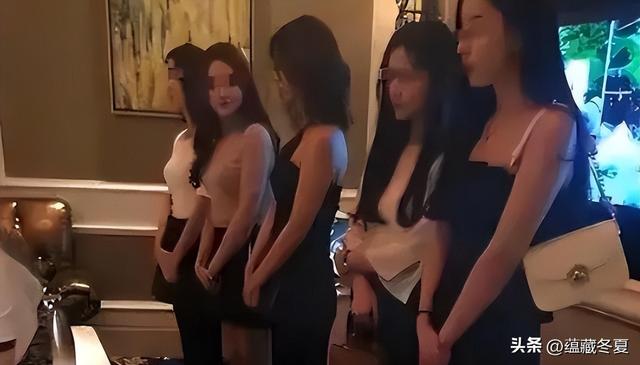 499隔衣服摸胸！私人影院暗藏涉黄：299元起步撕丝袜，还有更过火