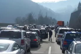 避开国庆中秋高速公路堵车，只需掌握三个方法将一路畅通！图片