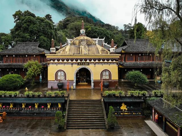 青山如黛，锦绣峨眉——峨眉山旅游攻略