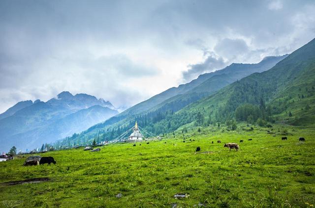 颜值不输瑞士，中国也有自己的雪山！今年冬天国内赏雪第一名！