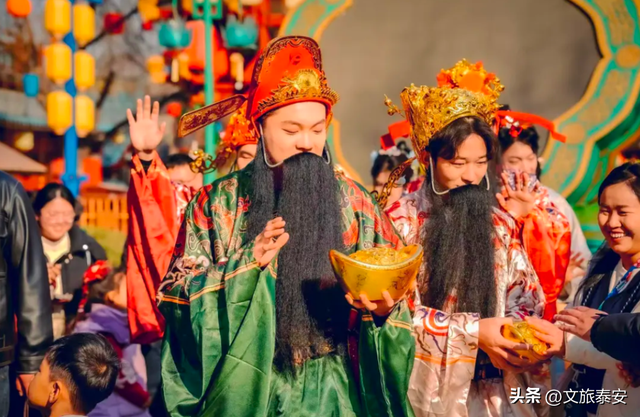 聪明人已经开始错峰捡漏了！泰安春节最火爆的地方，4大演出，200+NPC全员集合等你来！