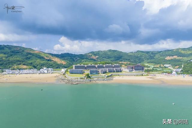 在苍南的黄金海岸线上，王孙沙滩算是个比较低调的避暑胜地