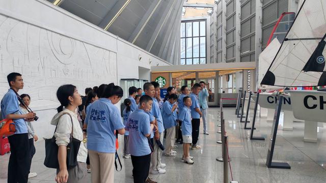 省科技馆“科普引擎蔚蓝寻踪”主题研学活动圆满落幕